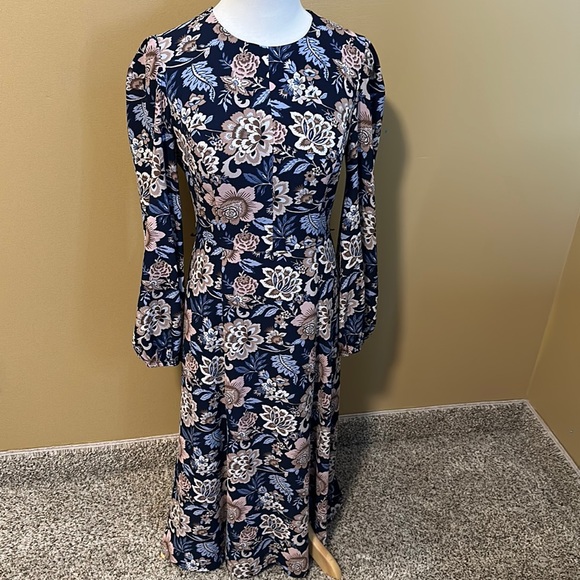 Eliza J Dresses & Skirts - 💕 Eliza J Long Sleeve Floral Maxi Dress